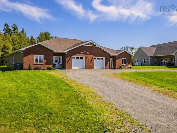 144 Village Line Ave #146, Colchester, NS B2N 0J3