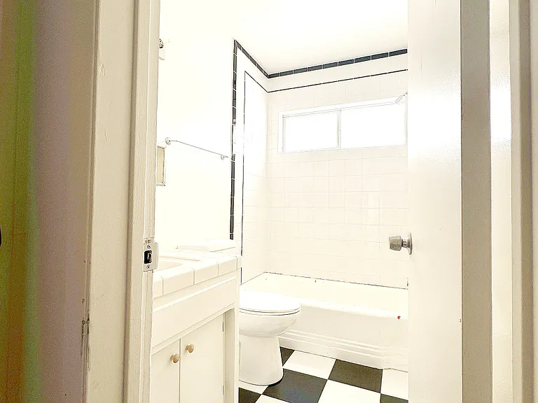1745 Colby Ave #10 — Photo 6