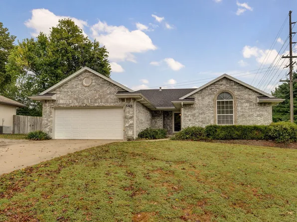 2223 W Cantebury Street, Springfield, MO 65810