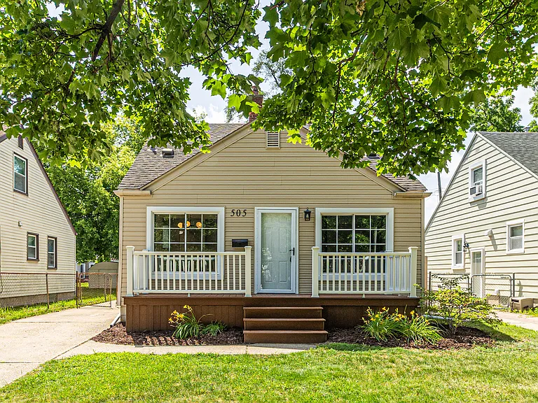 505 Minerva Ave — Photo 18