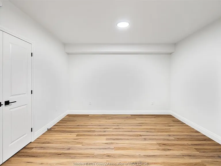 154 McLellan Ave #B — Photo 11