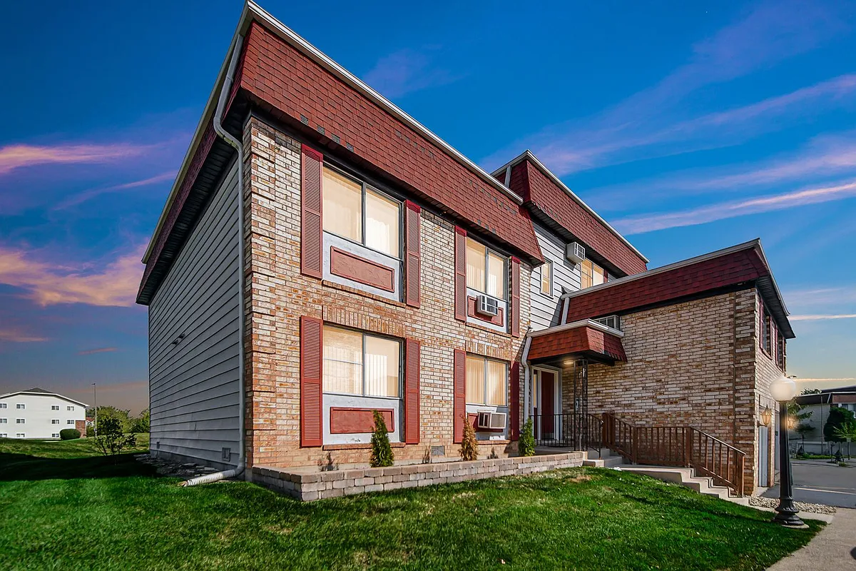 Building Photo - 8127 Mount Ct