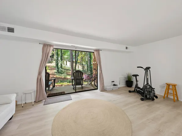 1110 Schaub Dr APT D, Raleigh, NC 27606