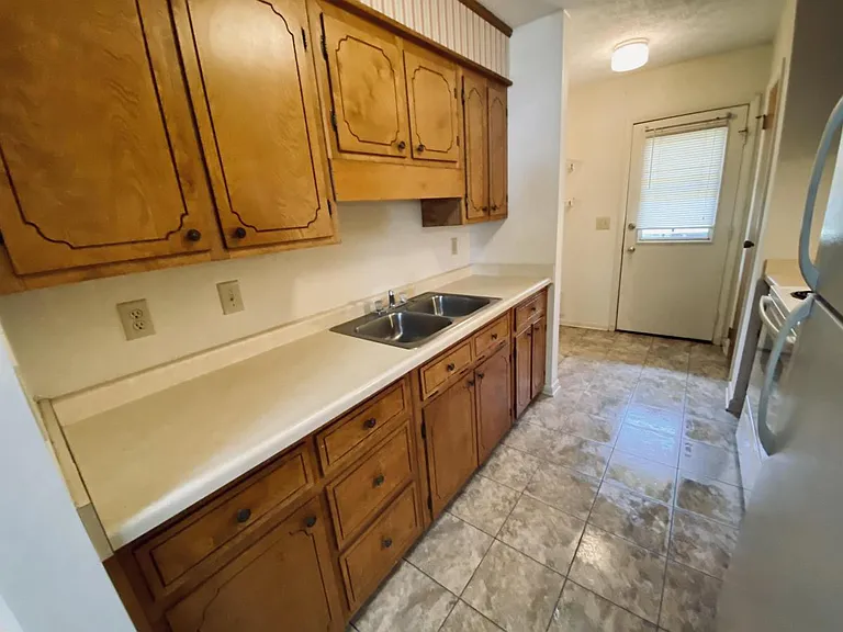 145 E Pine St #1E — Photo 12