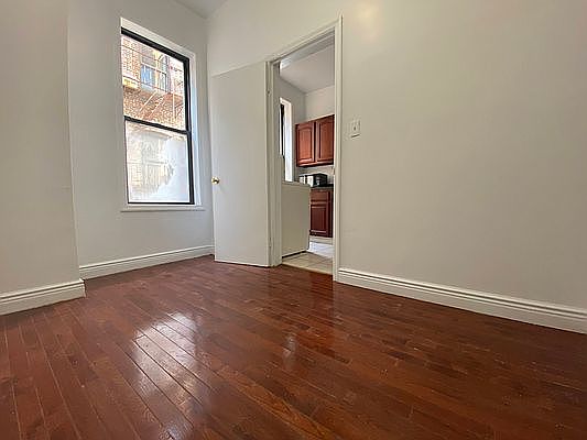 3rd image of 510 W 171st St #5F