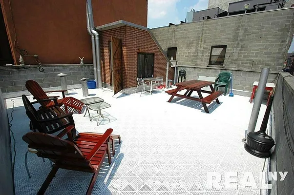 Rented by REAL New York | media 38