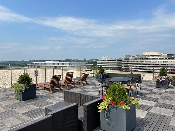 Community Roof Top Deck