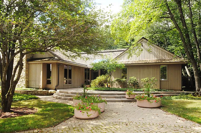 8 Bridlewood Rd photo 1