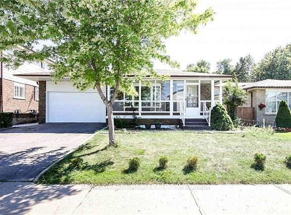 2nd image of 4 Lawnmere Cres