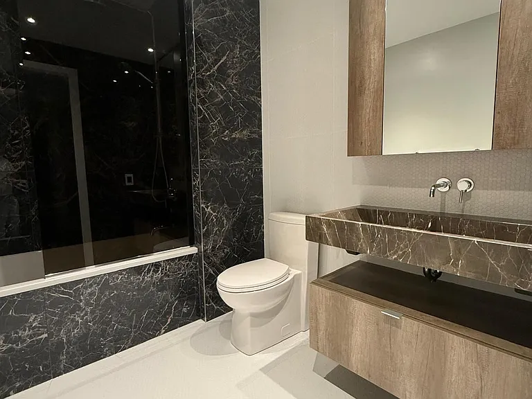 11 Yorkville Ave #2201 — Photo 17