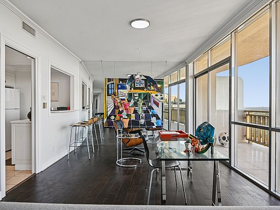 5th image of 6211 W Northwest Hwy APT 2306