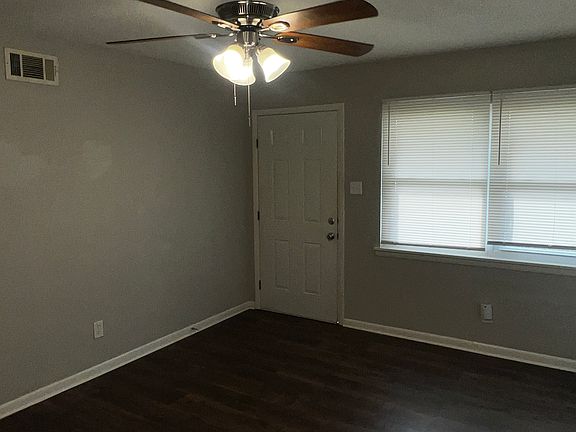 4th image of 16 Oakview Dr