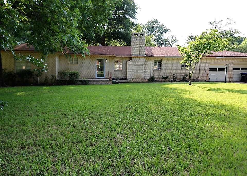 1st image of 409 Northwest Dr