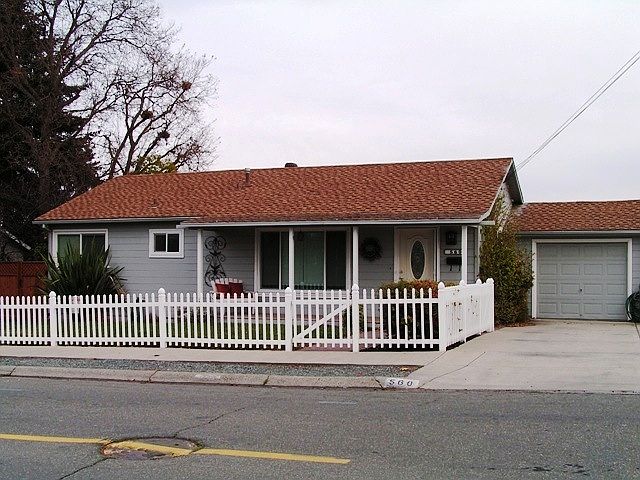 1st image of 560 Palm Ave