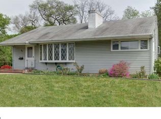 94 Lakedale Dr, Lawrence Twp, NJ 08648