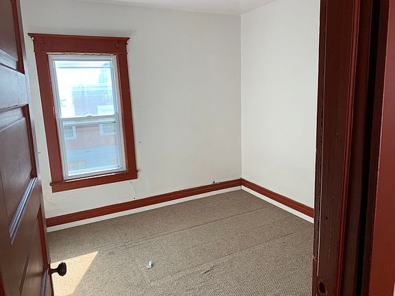 4th image of 723 Kensington Ave #2