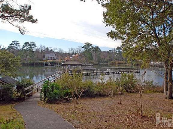4th image of 704 Mason Knoll Dr
