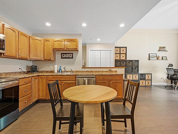 5th image of 48 Phillips Rd Unit 12