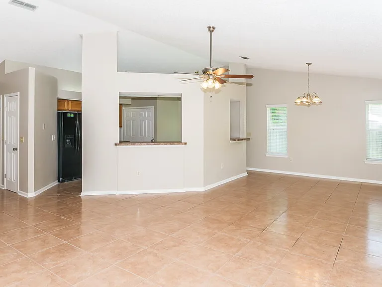 3379 Deerfield Pointe Dr — Photo 2