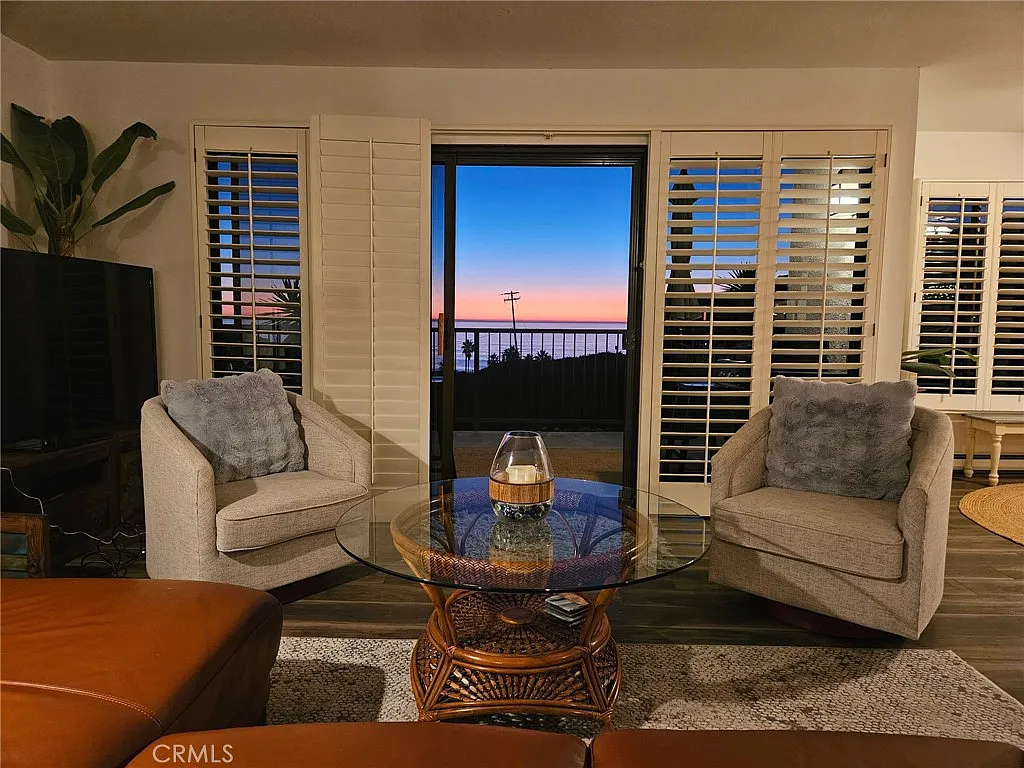 235 Avenida Lobeiro — Photo 2