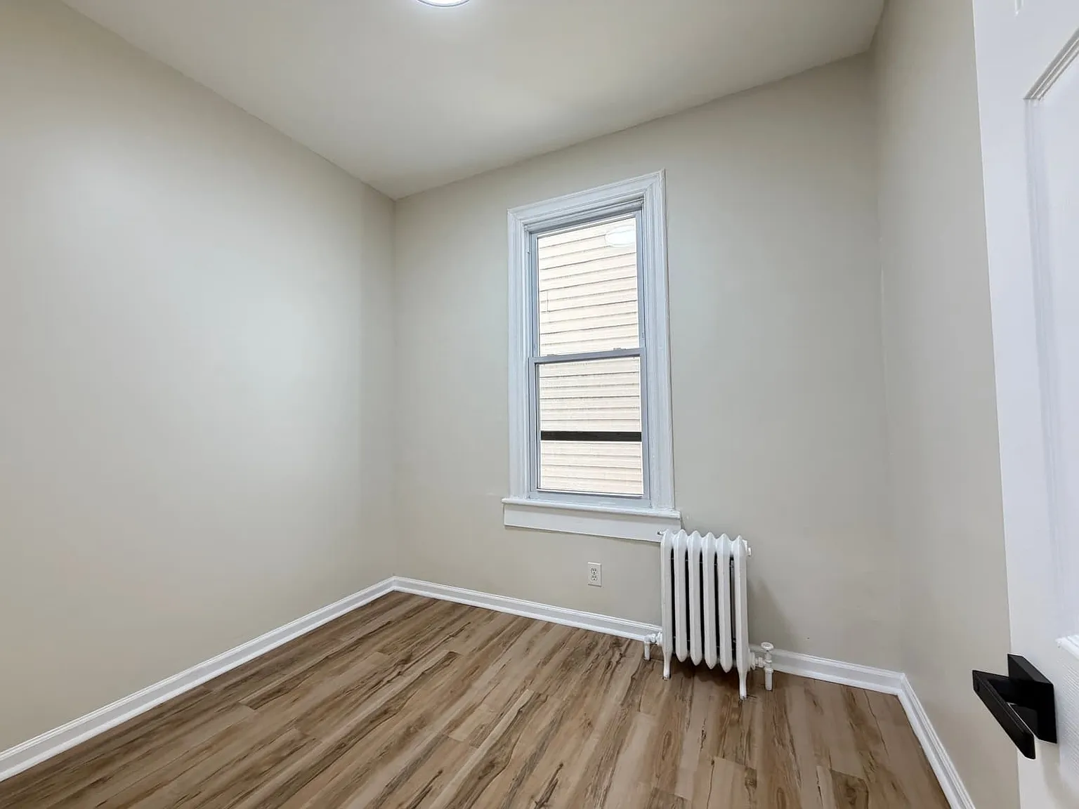 166 Bayview Ave — Photo 3