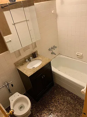Rented by Smart NY Realty LLC | media 10