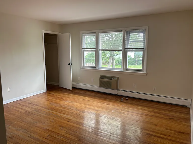 355 Plainfield Ave #2B — Photo 4