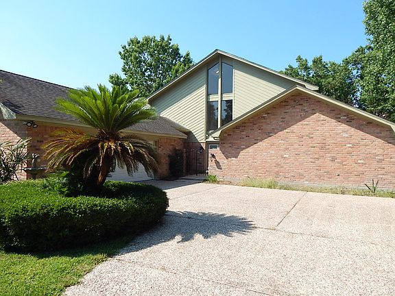 2nd image of 219 Bayou Dr