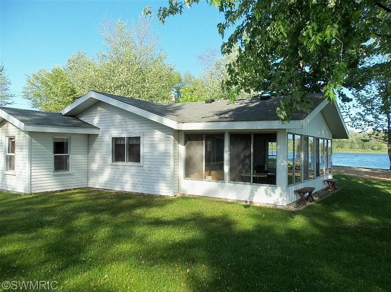 1st image of 2452 Lorraine Dr