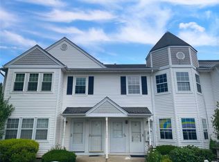 53 Country View Ln, Middle Island, NY 11953