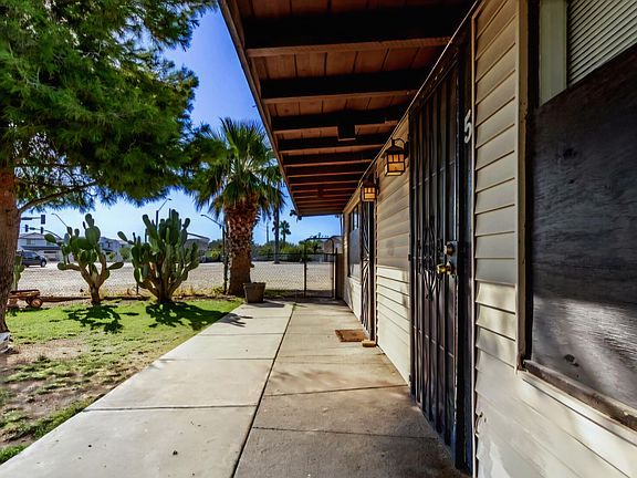 2nd image of 7508 W Orangewood Ave Unit 1