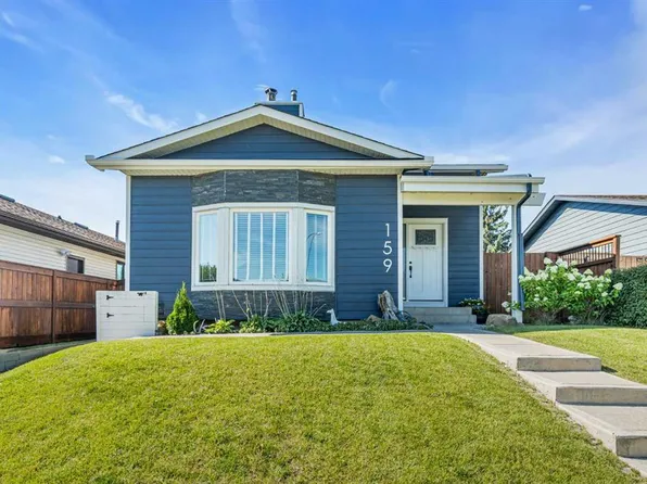159 NE Bernard Way NW, Calgary, AB T3K 2E8