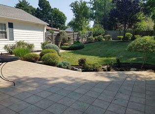 206 Meshanticut Valley Pkwy, Cranston, RI 02920