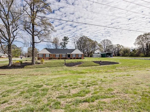 4701 Liberty Rd, Greensboro, NC 27406