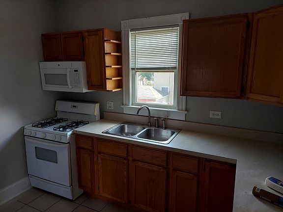 4th image of 143 S Liberty St Floor 2