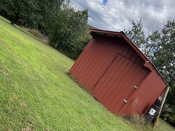 3rd image of 7045 Short Mountain Rd