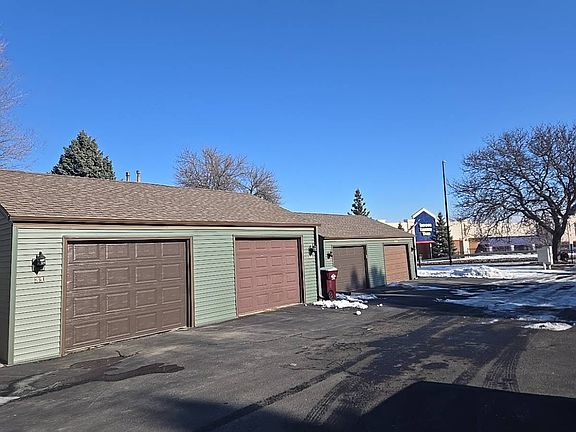 4th image of 29 Marie Ave E