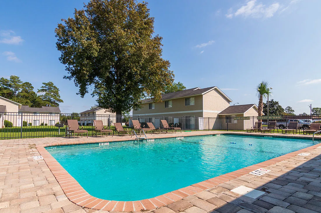Palmetto Pointe Town Homes — Photo 1