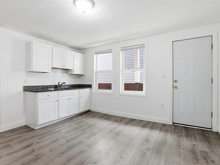 176 Ferry St #3L — Photo 6