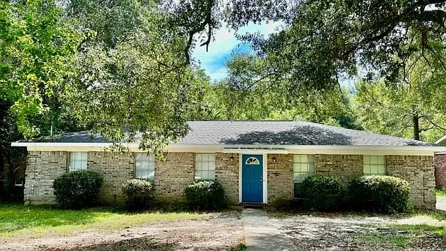128 Vanderbilt Dr