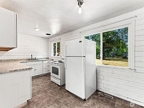 5th image of 15401 Grant Avenue SW