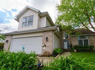 2862 Hedge Cliff Dr, Rockford, IL 61114