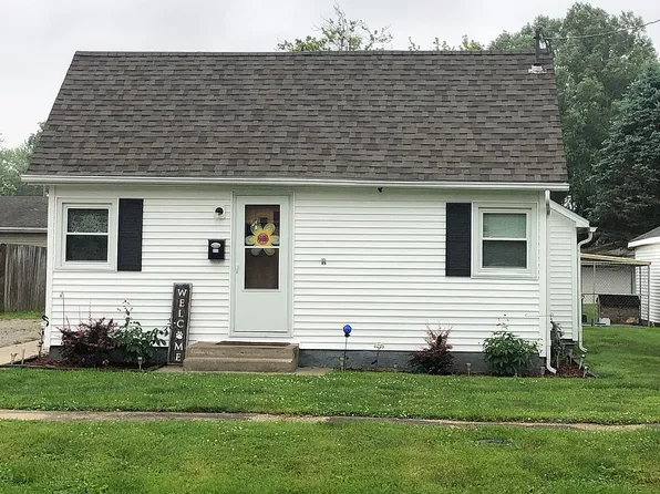 315 W 3rd St, Assumption, IL 62510