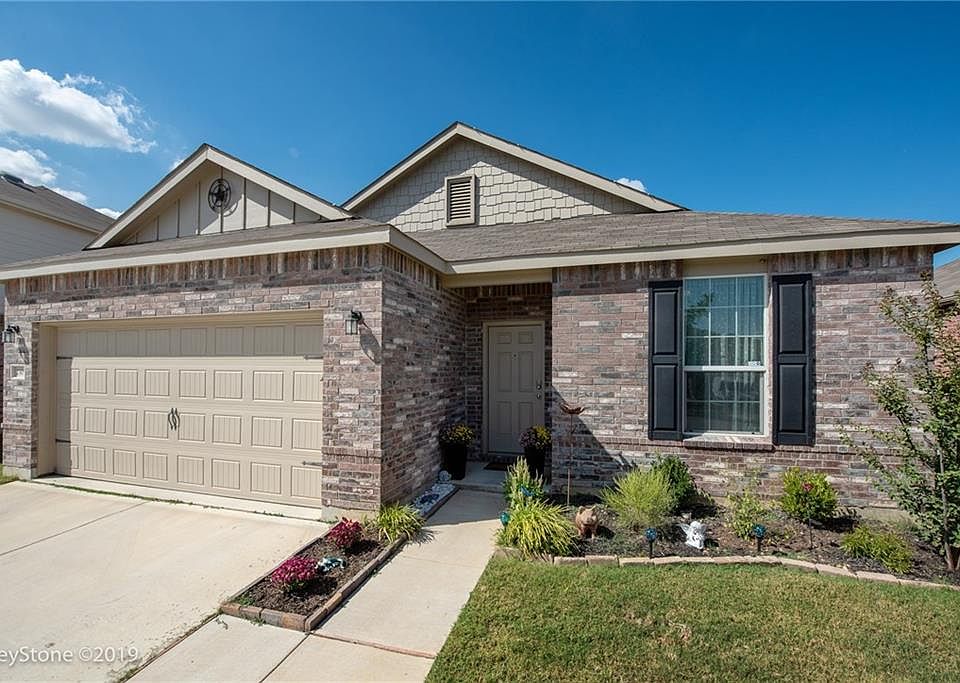 1st image of 2305 Mirandesa Dr