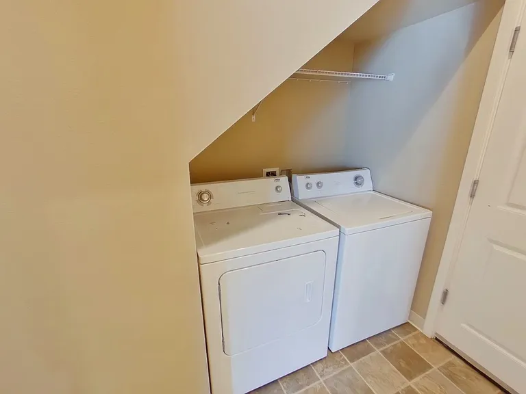 Hilyard Townhomes — Photo 13