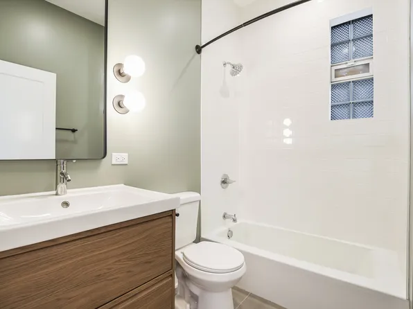 1421 W Chicago Ave #1R, Chicago, IL 60642