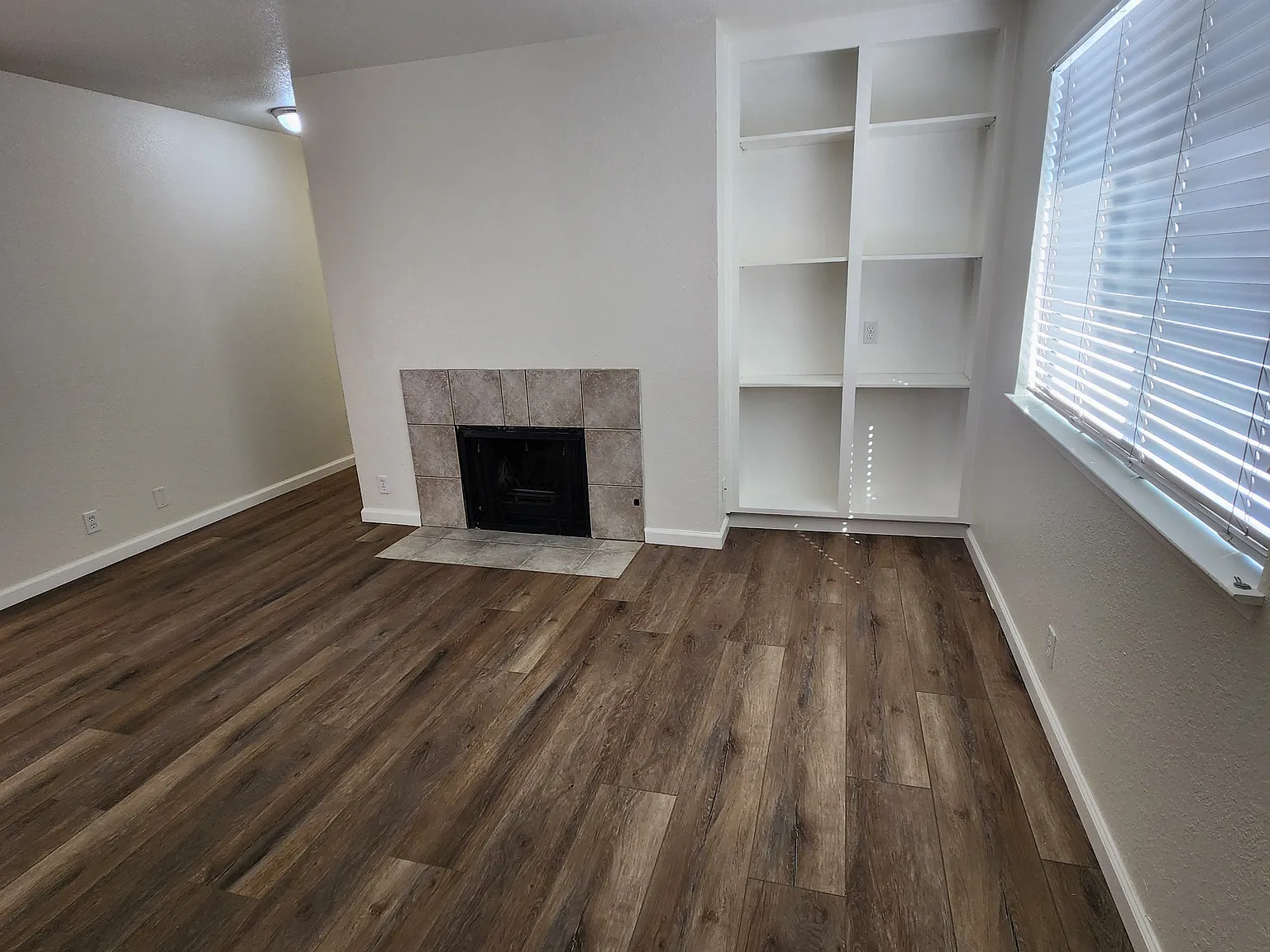 2 bed, 1.5 bath, 865 sqft, $3,000 — Photo 3