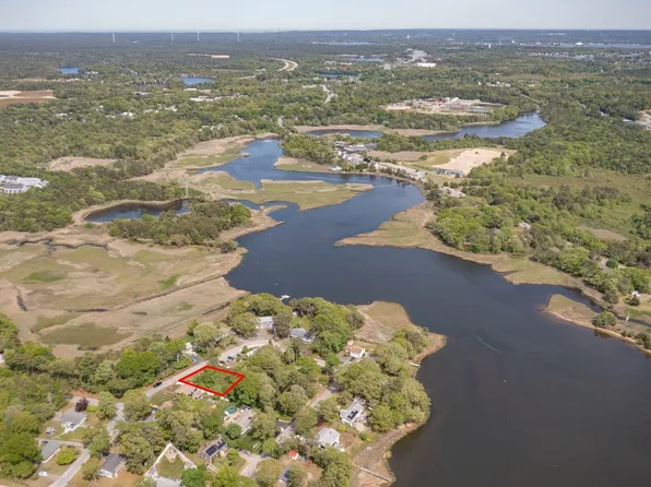 4 Wren Ter, Wareham, MA 02571