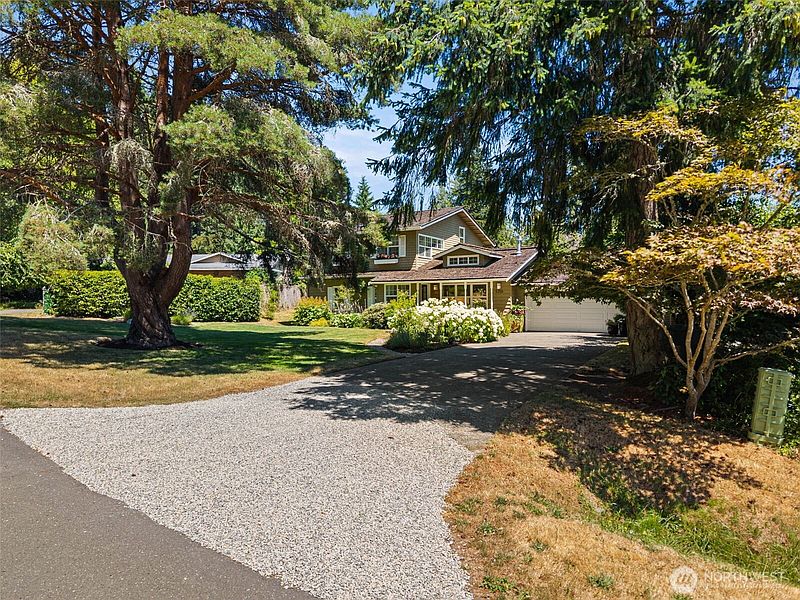 2nd image of 5356 Ruby Place NE