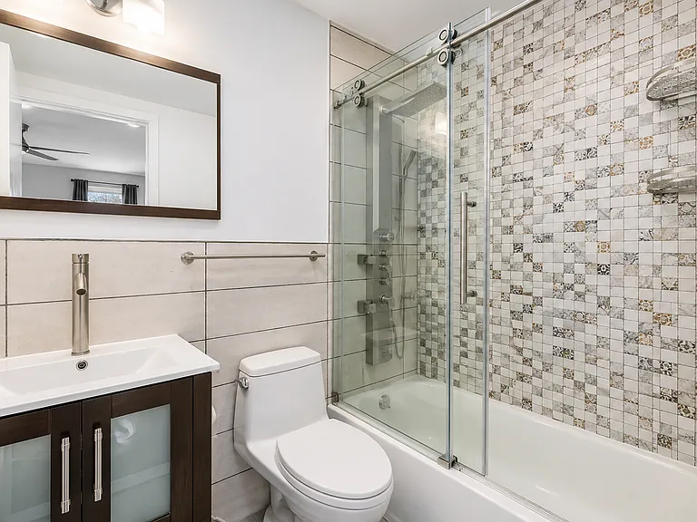 62A Bainbridge St #1 — Photo 9